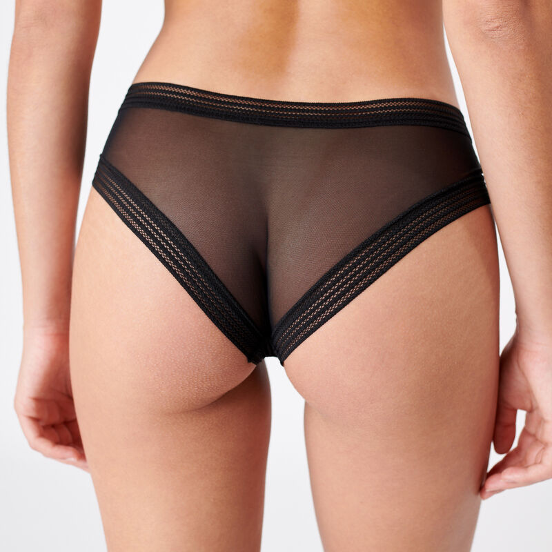 Zwarte shorty wafiz Zwarte shorty wafiz;