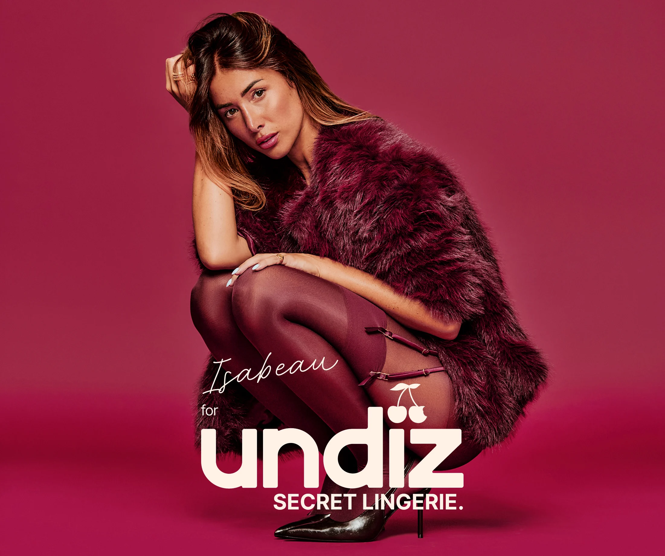 Isabeau voor het laatste hoofdstuk van Secret Lingerie, Midnight Red